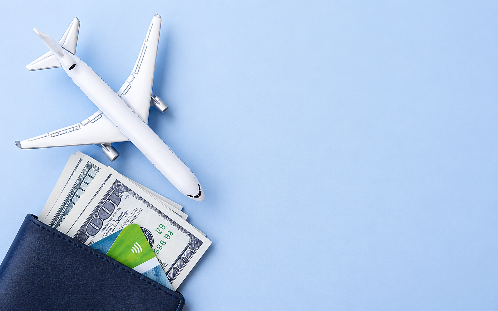 What is in Your Wallet? The things to keep in your wallet on vacation
